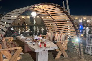 VIP Desert Safari Waiter Service